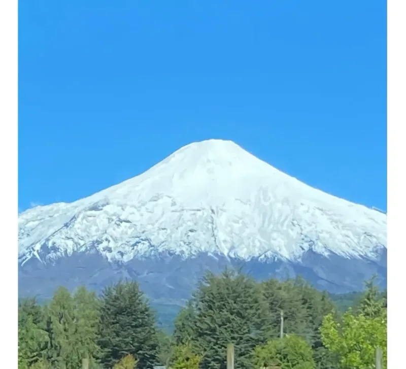 Vista al volcán Villarrica desde el terreno